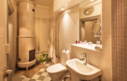 罗斯堡斯洛特肖特尔酒店的一间浴室