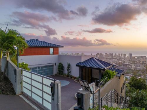 KBM Resorts: Waikiki Hilltop House 5 Bed4.5 Bath with Sweeping Ocean and Waikiki City Views平面图