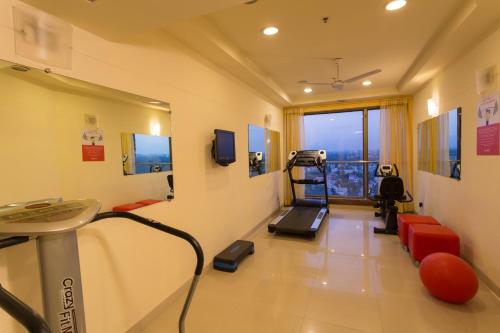 钦奈姜晨奈酒店的一间医院房,内设跑步机和健身房