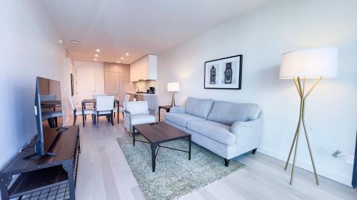 Luxury 1 BD at Downtown Santa Monica