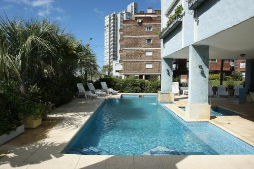 Jamaica Punta del Este Hotel & Residence内部或周边的泳池