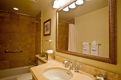 格雷斯湾金沙酒店的一间浴室