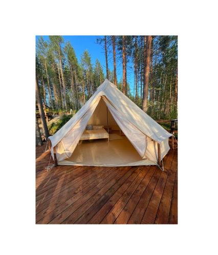 Alaska Glamping Linnansaari