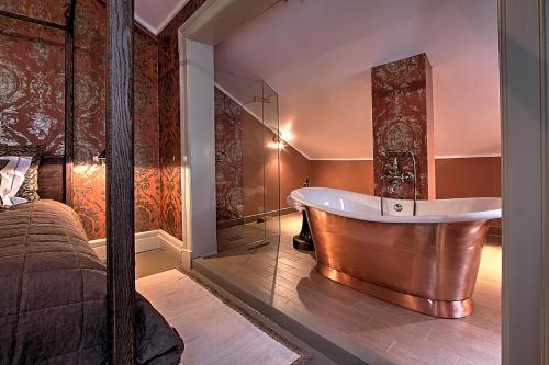 卡米拉斯胡斯酒店的一间浴室