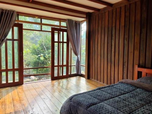 Give Garden Eco Resort สวนสายธาร