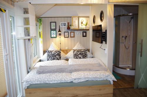 gemütliches Tiny House mit Sauna, Kamin und Fahrradgarage