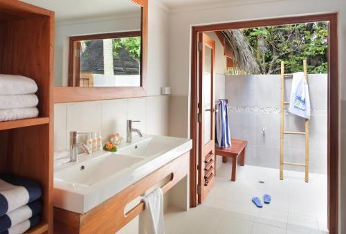 托伯岛度假酒店的一间浴室