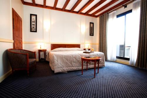 洛塞特酒店客房内的一张或多张床位