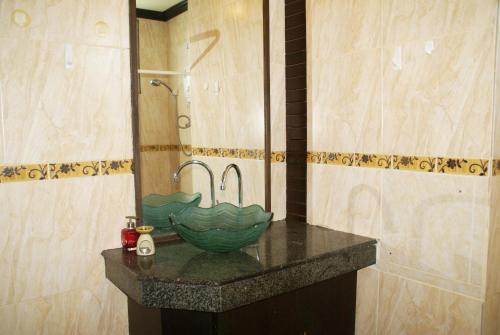 V-Condominium的一间浴室