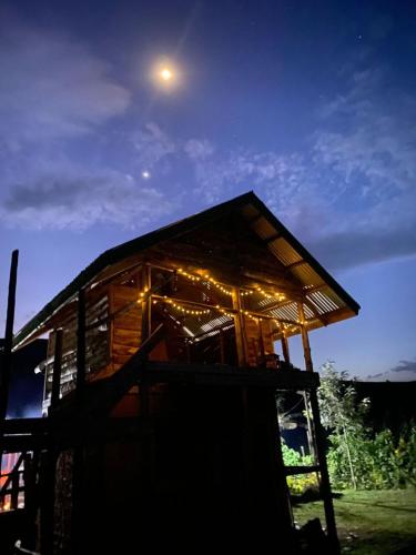 Sunrise hostel bunyonyi