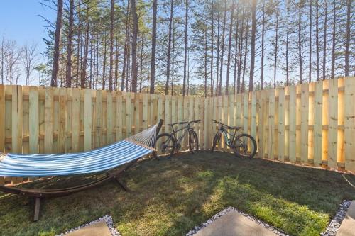 Secluded Tiny Home in Exclusive Paris Mountain!
