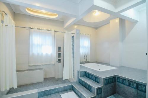 约阿纳别墅度假酒店的一间浴室