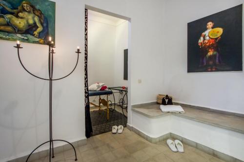 里亚德厄尔马萨旅馆的一间浴室