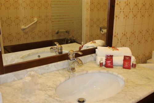 雷蒙七世酒店的一间浴室