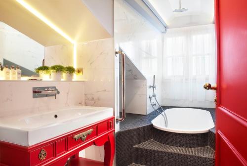 法瓦尔公馆酒店的一间浴室