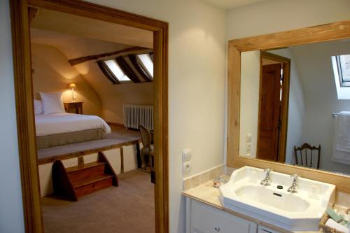 Hotel L'Aunette Cottage的一间浴室