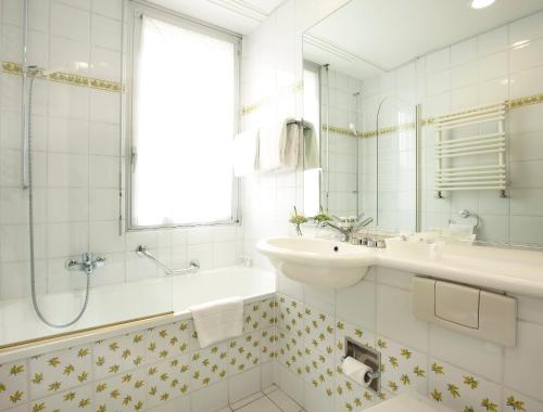 瑞士酒店的一间浴室