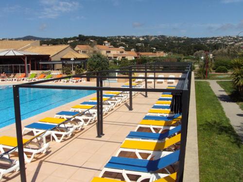 VVF Golfe de Saint-Tropez内部或周边的泳池