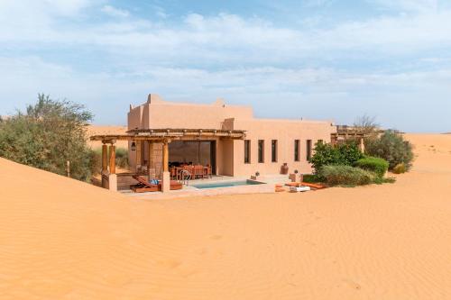 Bab Al Nojoum Bateen Liwa