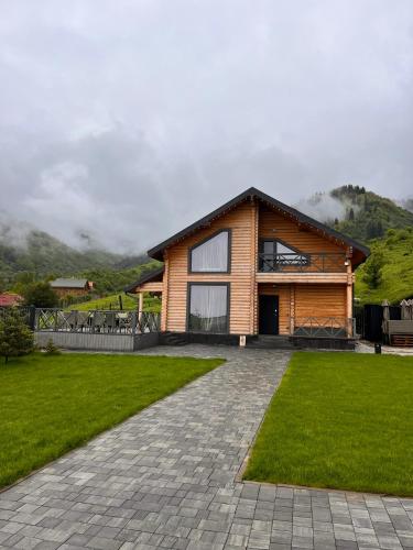 FamilyHouseTabagan гостевой дом,коттедж в горах для компании с террасой и баней