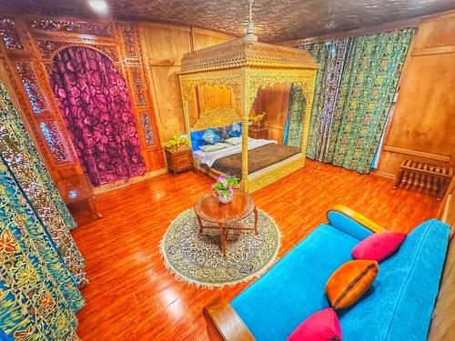 Hayat Group of houseboats