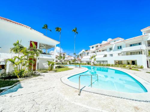 Resort BEACH Condo-HOTEL with VILLAS & PRIVATE Apartments WIFI BBQ Beach CLUB & SPA