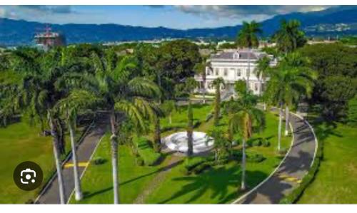 Apt Near Devon - Kingston- POOL- B306 FIWI