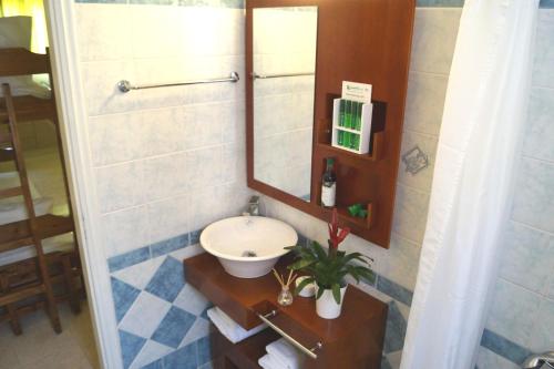 罗曼扎别墅酒店的一间浴室