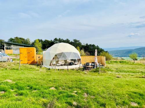 Glamping Hohe Wand - Zelt mit Sternenfenster und Whirlpool