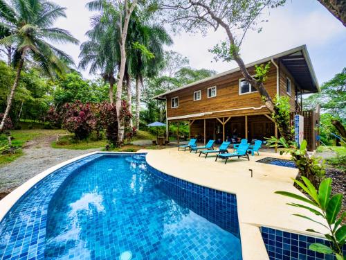 Toucan Hill Lodge