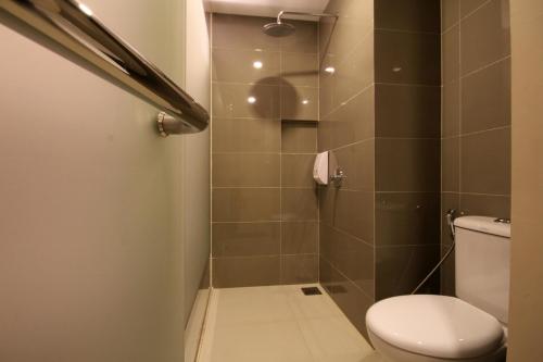 OS Hotel Airport Batam的一间浴室