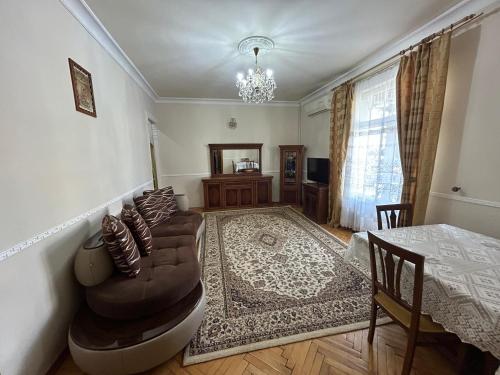 Boulevard apartment