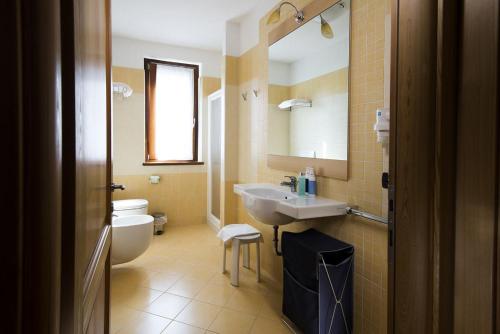 Residence Corte Camaldoli的一间浴室
