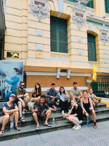 Saigon Authentic Alley Hostel - Daily Walking City Tour, Cooking Class, Food Tours, FREE Fresh Breakfast, Gym & Rooftop Billiard