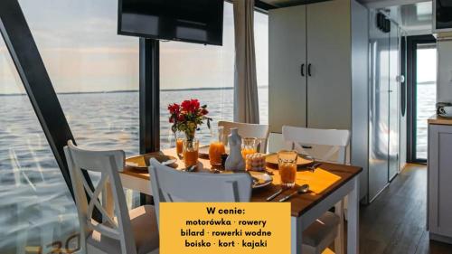 Yacht Hotel - Houseboat - pedal boat, motorboat FREE