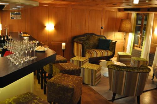 Hotel Engelberg "das Trail Hotel"的休息区