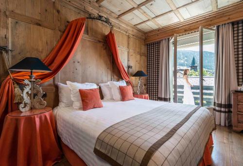 Hotel Mont Blanc Megève客房内的一张或多张床位