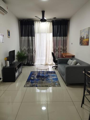 Cozy Luxe Condo in Southville City