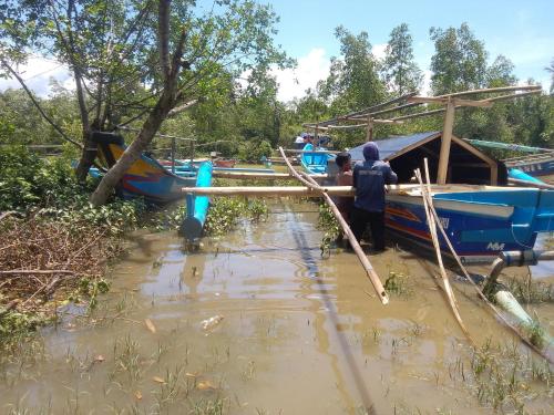 geofark ciletuh fishing boats