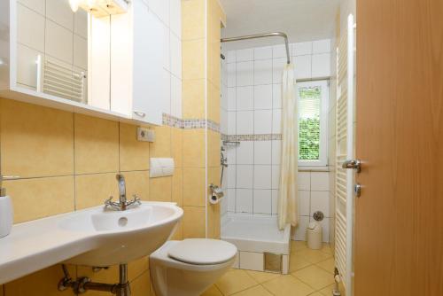 索罗那公寓的一间浴室