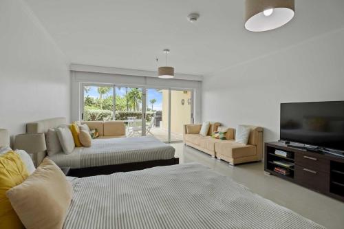 Beachfront - Beach Garden Studio - E124-1