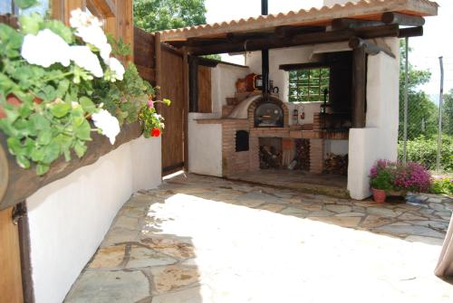 Casa Rural La Marta的庭院或其他户外区域