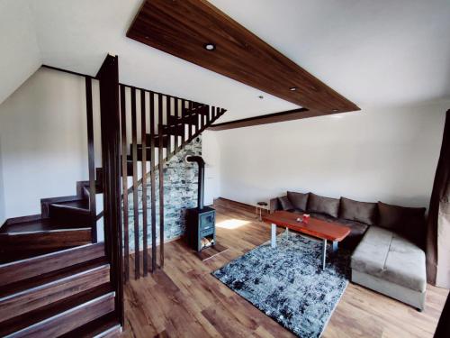 Villa Horizon - Stunning Mountain Views, Kuqishte
