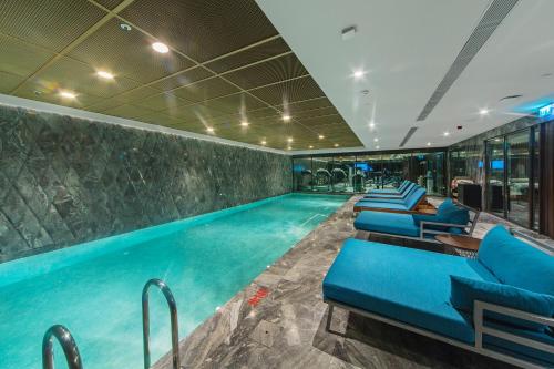 纳兹城塔克西姆酒店 - 特殊类别内部或周边的泳池