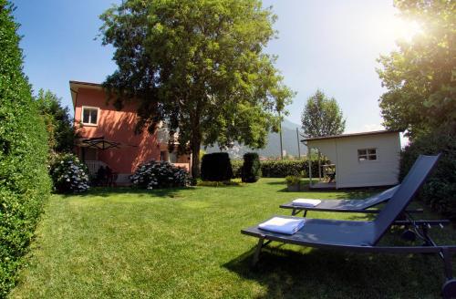 APPARTAMENTO i Sentieri的庭院或其他户外区域