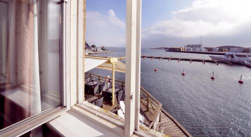 卡尔马克拉丽奥帕克哈塞特连锁酒店的从船窗欣赏海景