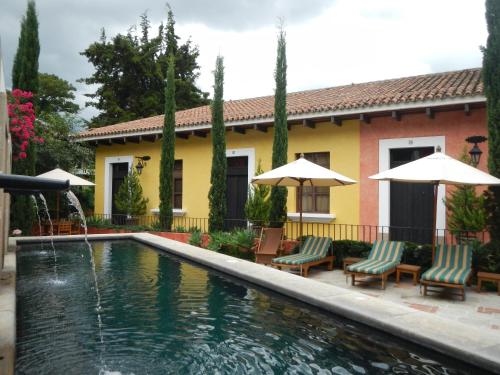 Villas Catalina内部或周边的泳池
