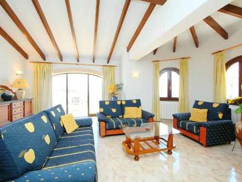 Holiday Home Balcon Al Mar 27-F的休息区