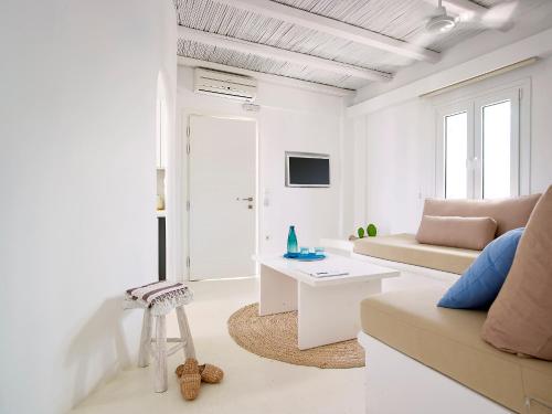 Delmar Apartments & Suites Milos - Delmar Collection的休息区