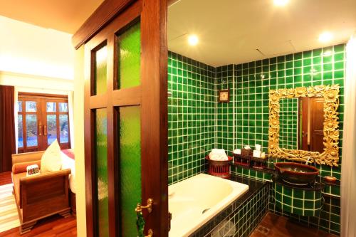 维昂塔佩度假酒店- SHA Extra Plus的一间浴室